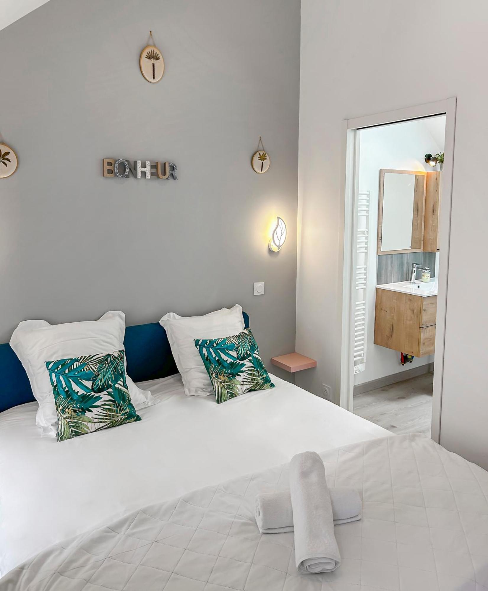 L'Atypique Hyper Centre Wifi Et Netflix Gratuit Apartment Mayenne Exterior photo